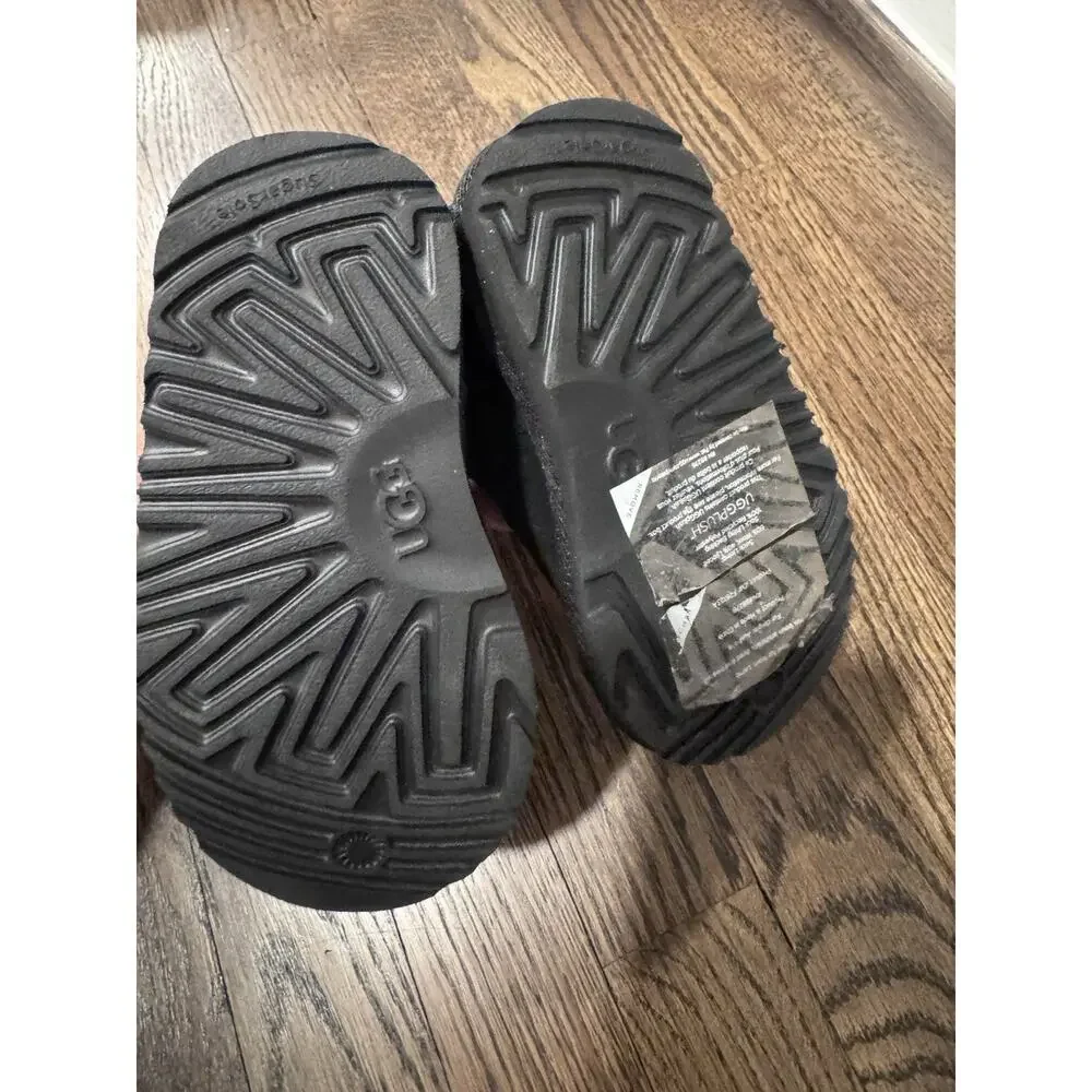 UGG Kid's Classic Ultra Mini Bootie Little Kids Size 8c NEW